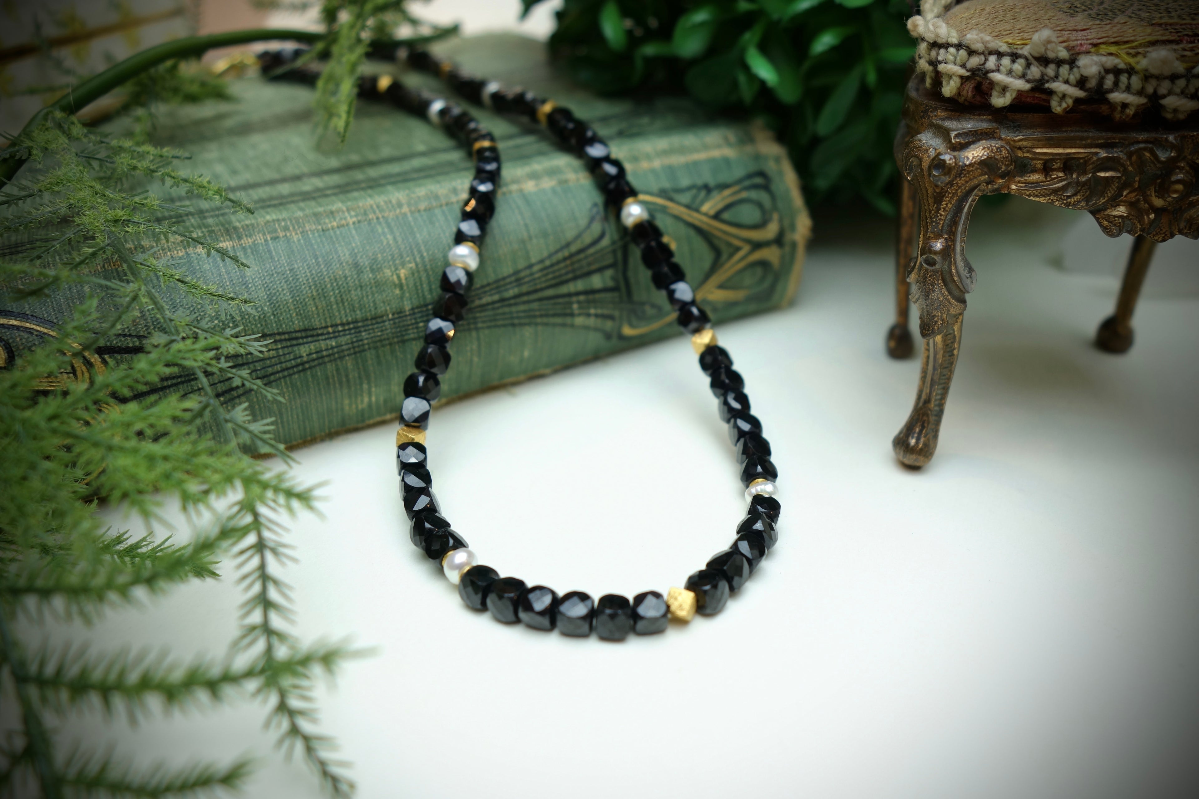 Collier „NOIR LUMIÈRE“
