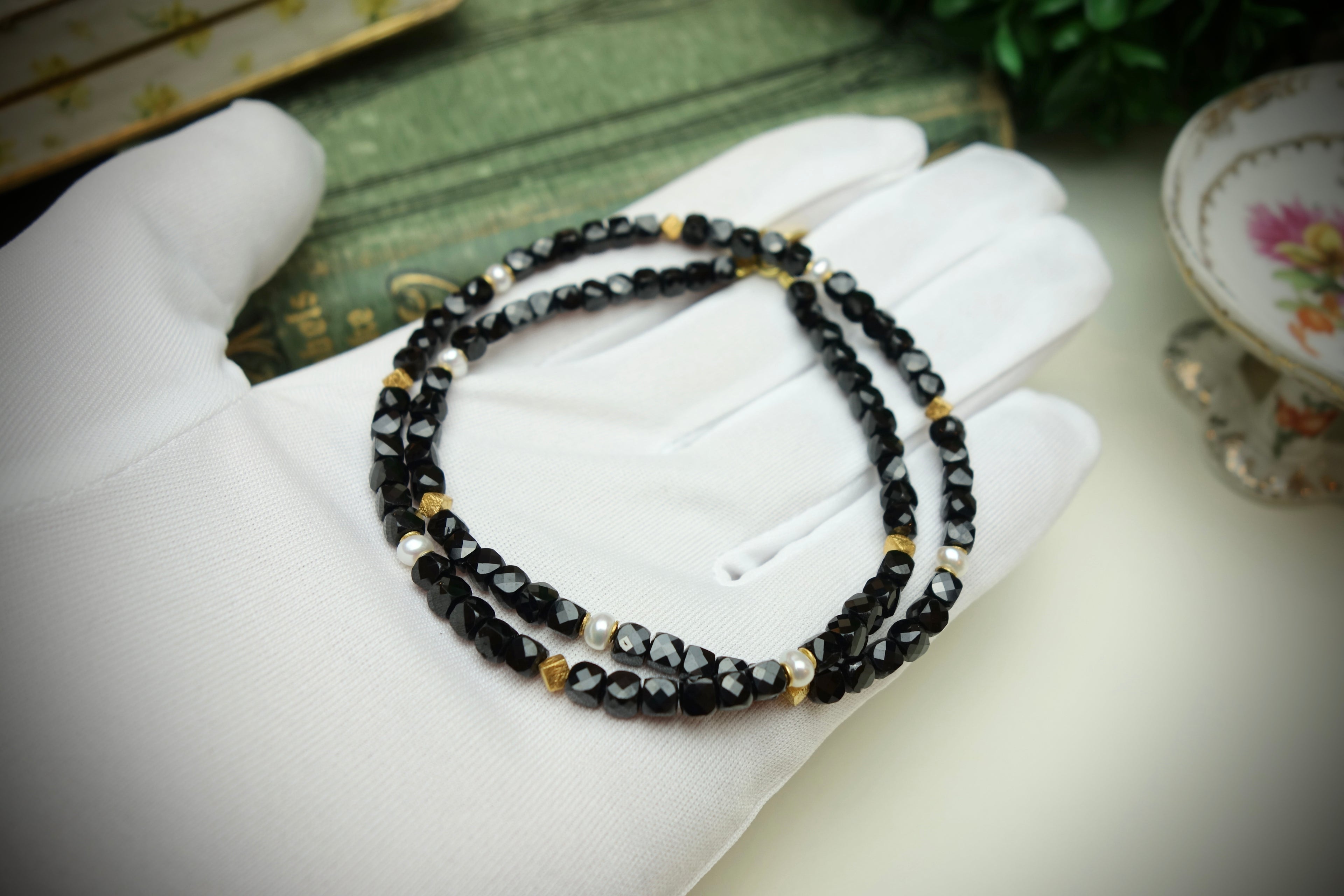 Collier „NOIR LUMIÈRE“