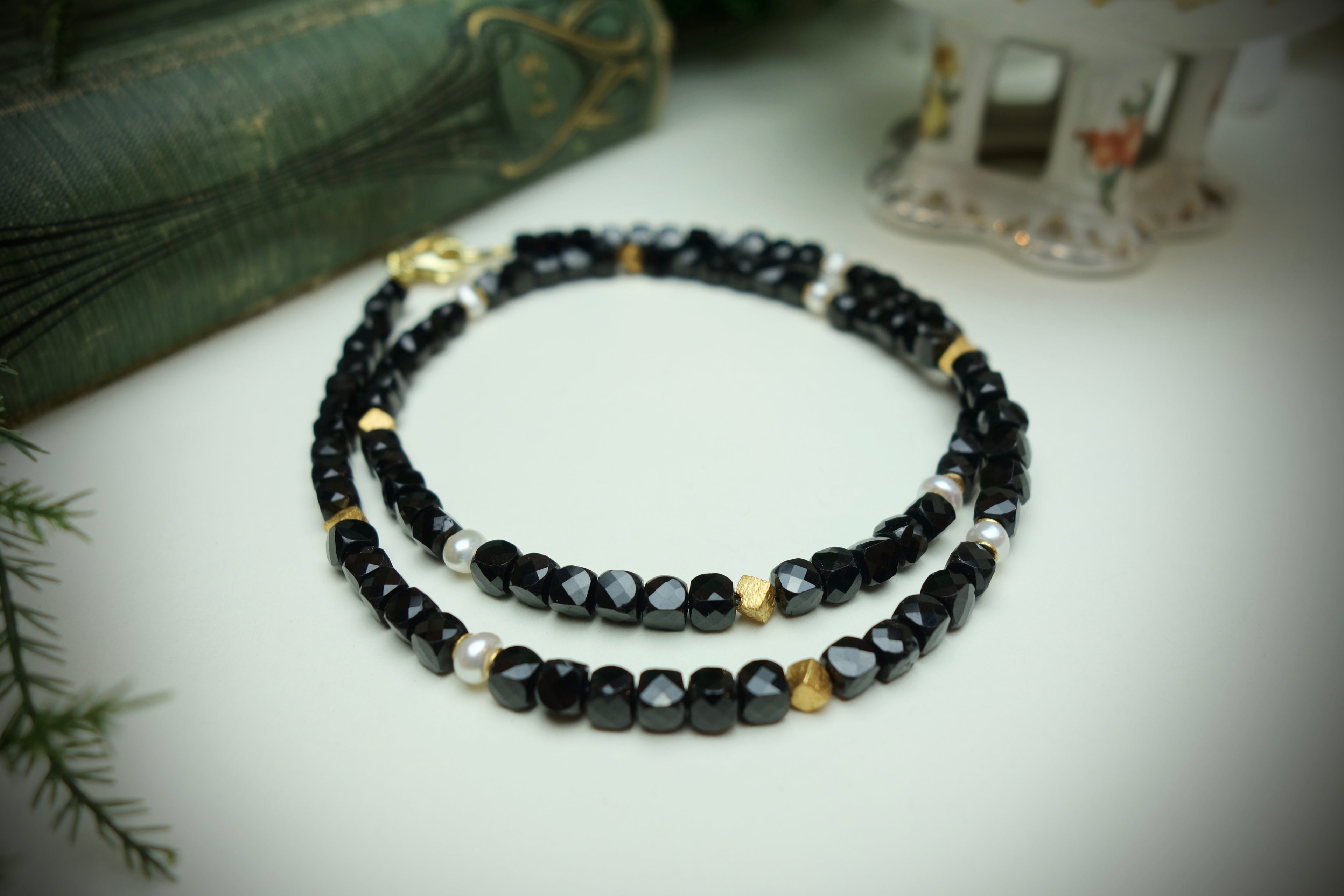 Collier „NOIR LUMIÈRE“