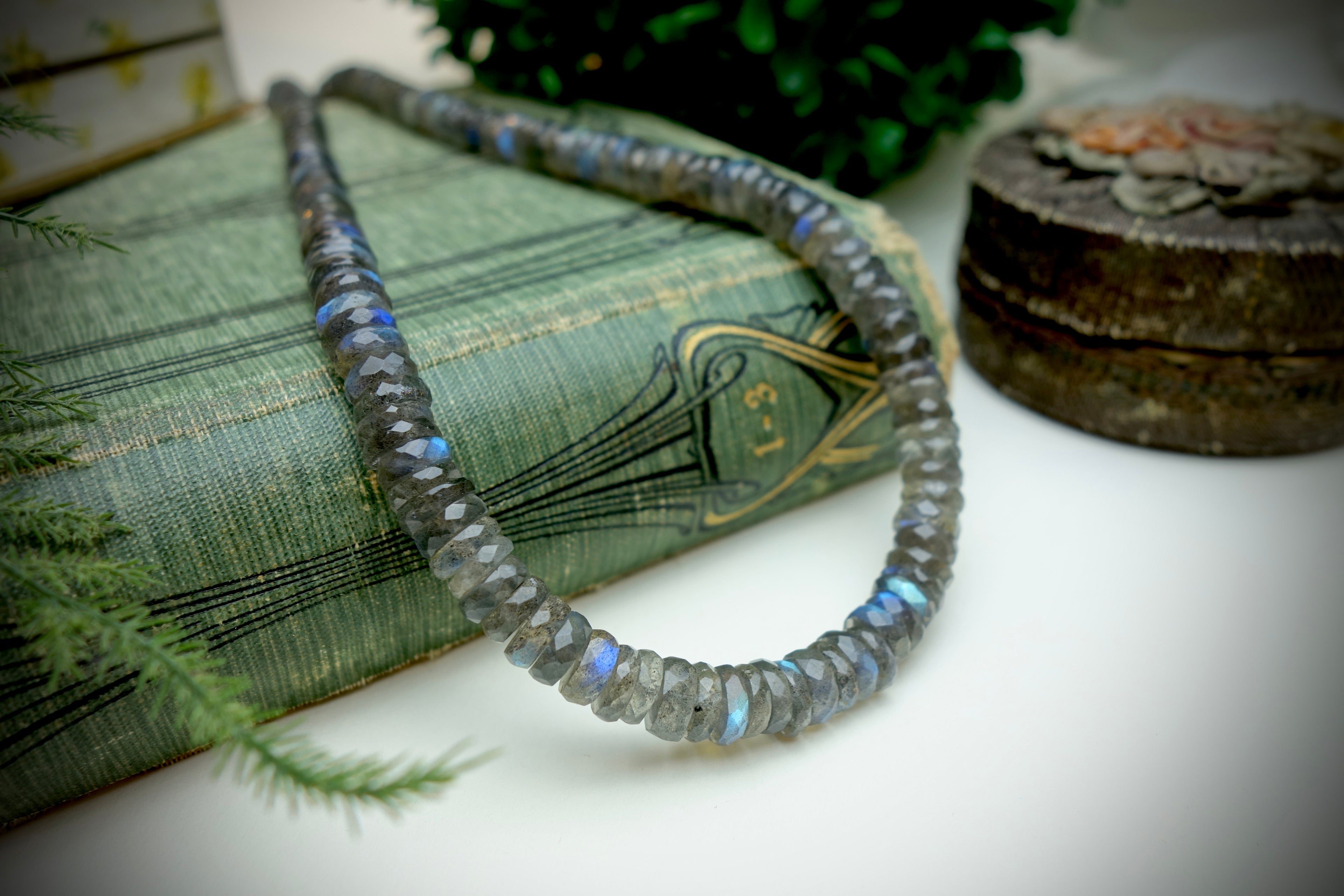 Collier „MOONLIT HAZE“