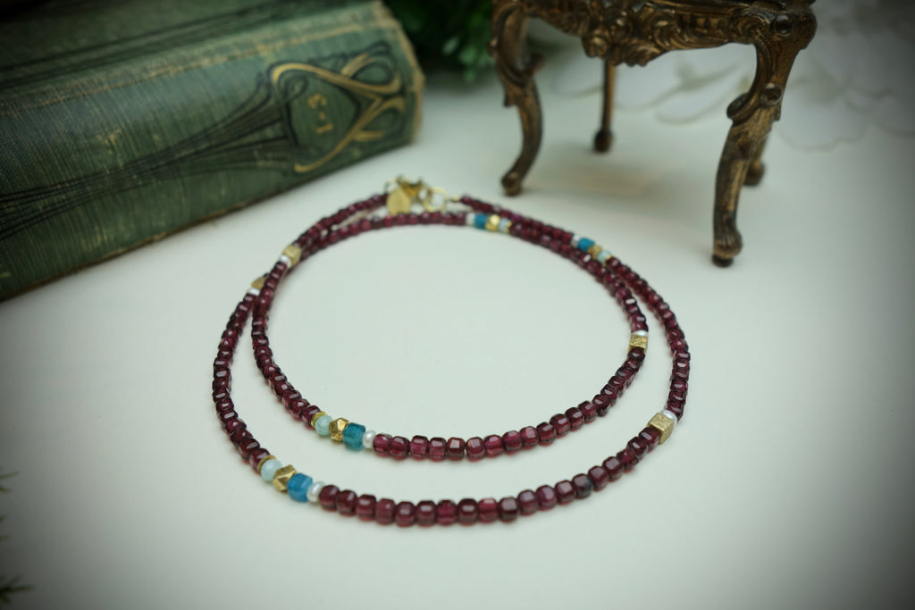 Collier „VELORA“