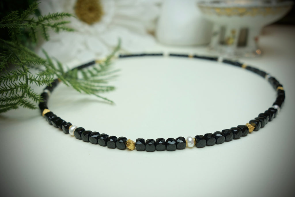 Collier „NOIR LUMIÈRE“