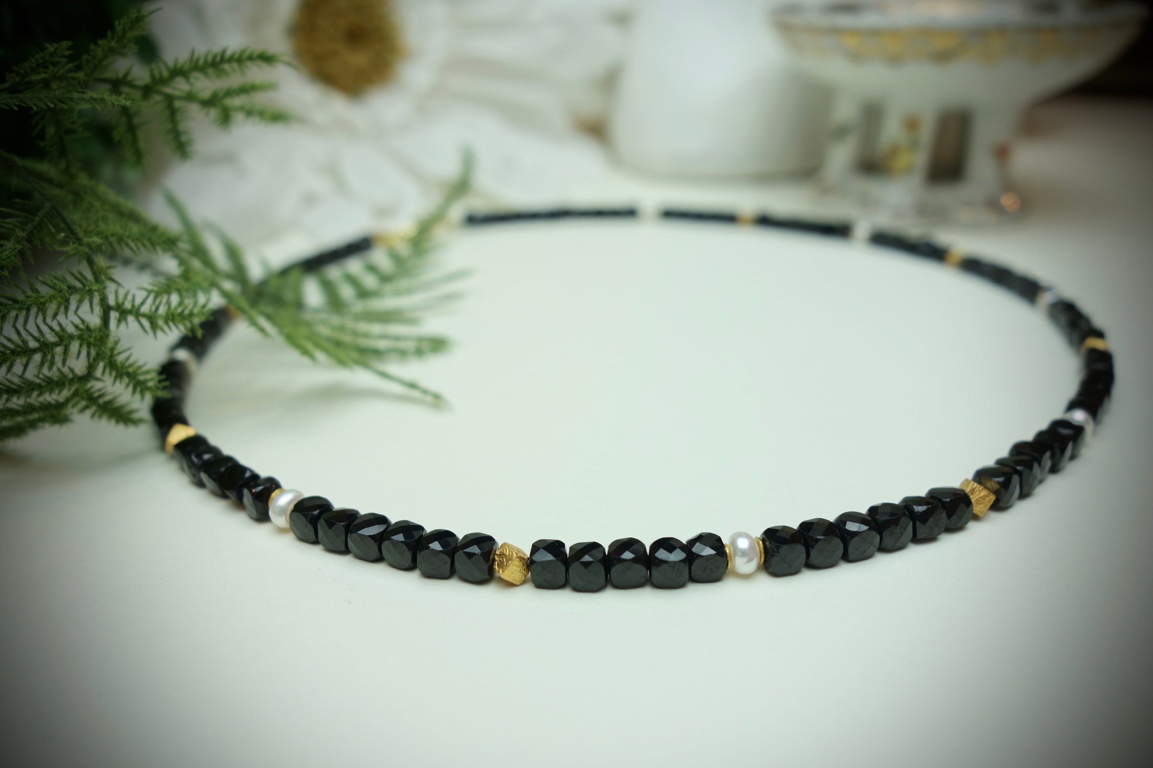 Collier „NOIR LUMIÈRE“