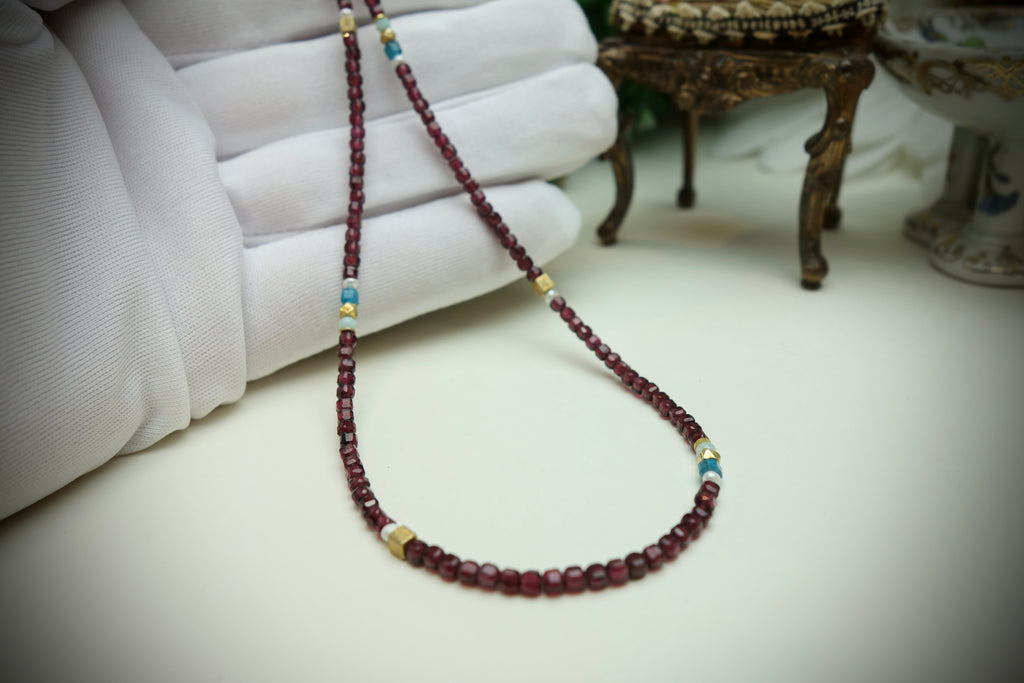 Collier „VELORA“