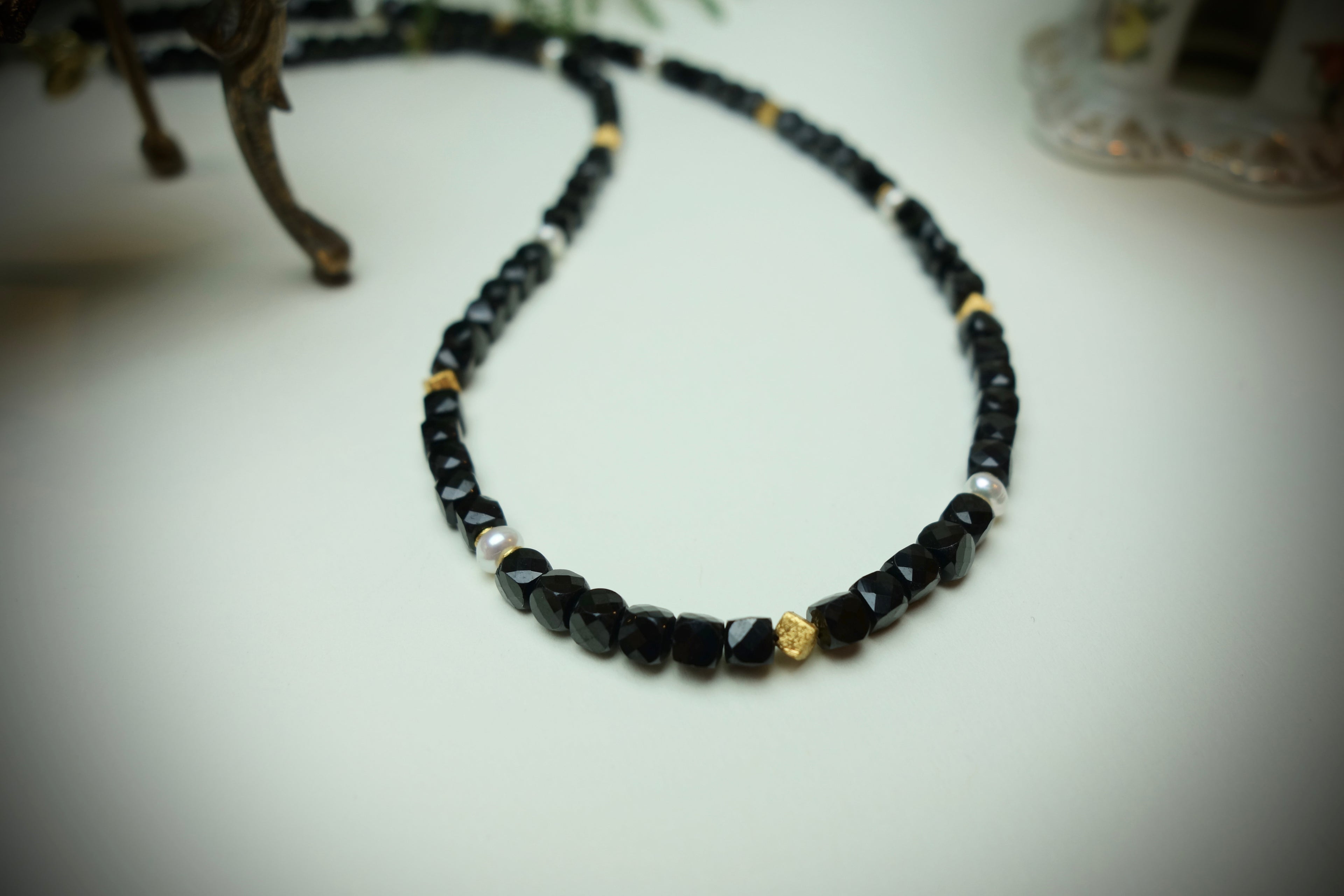 Collier „NOIR LUMIÈRE“